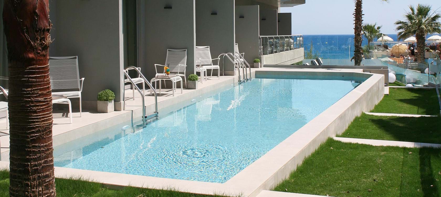 Rooms exterior/interior